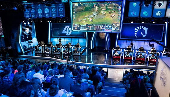 中国电竞行业发展机遇与挑战