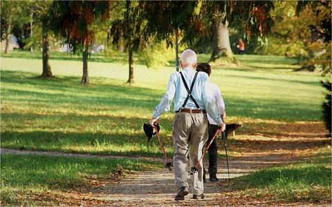 国办印发《关于发展银发经济增进老年人福祉的意见》 国办印发《关于发展银发经济增进老年人福祉的意见》